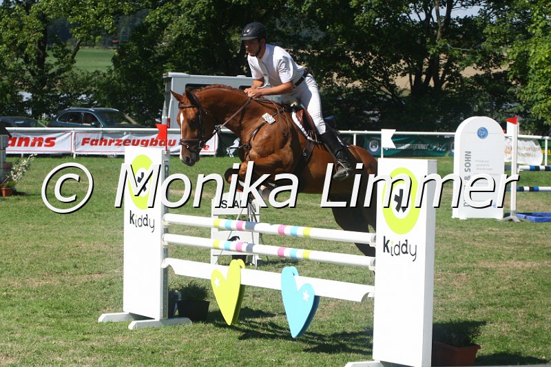 308M2335_Che Lugar_Springpf L.JPG